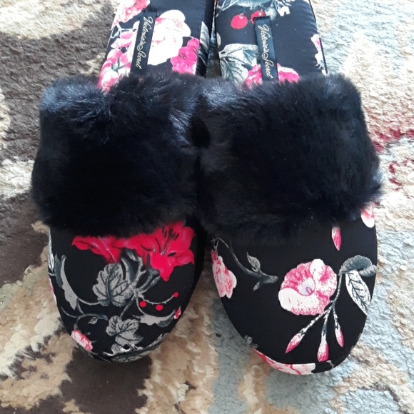4x*Host Pick*Victoria Secret beautiful slippers - Picture 6 of 16